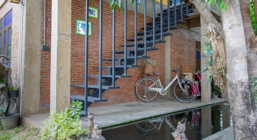 Oyo 1155 Bikers House And Enduro Tours Chiang Mai Hotell Exteriör bild